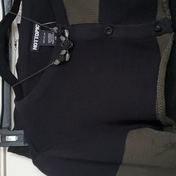 *NWT* Hot Topic's Black and Green Colorblock Bolero - Picture 8 of 16